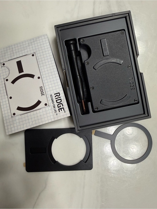 Ridge Accessories - Ridge MagSafe Wallet EUC